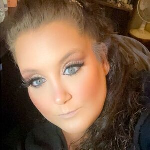 Meet your Posher, Sandy